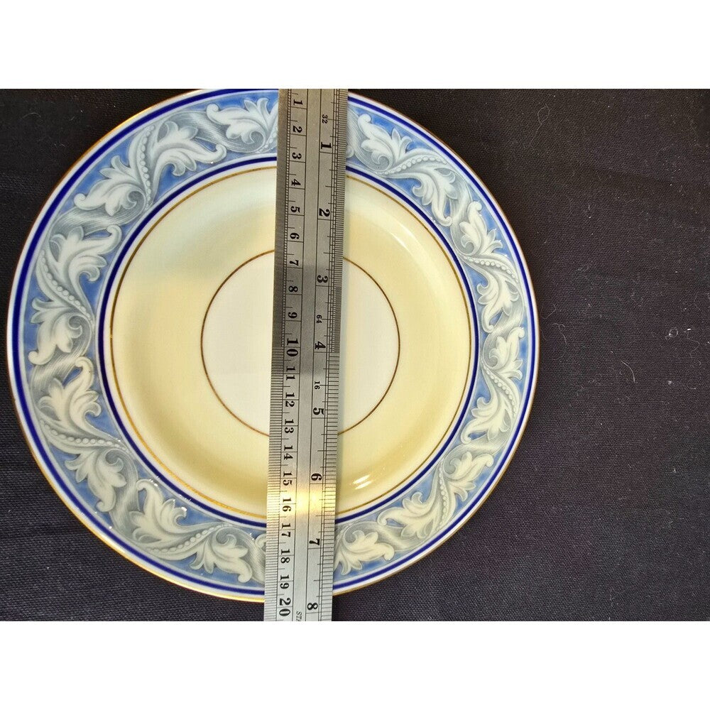 Royal Doulton The Tewkesbury 8 1/8" Salad Plate(s) ~bone china~England-H4811