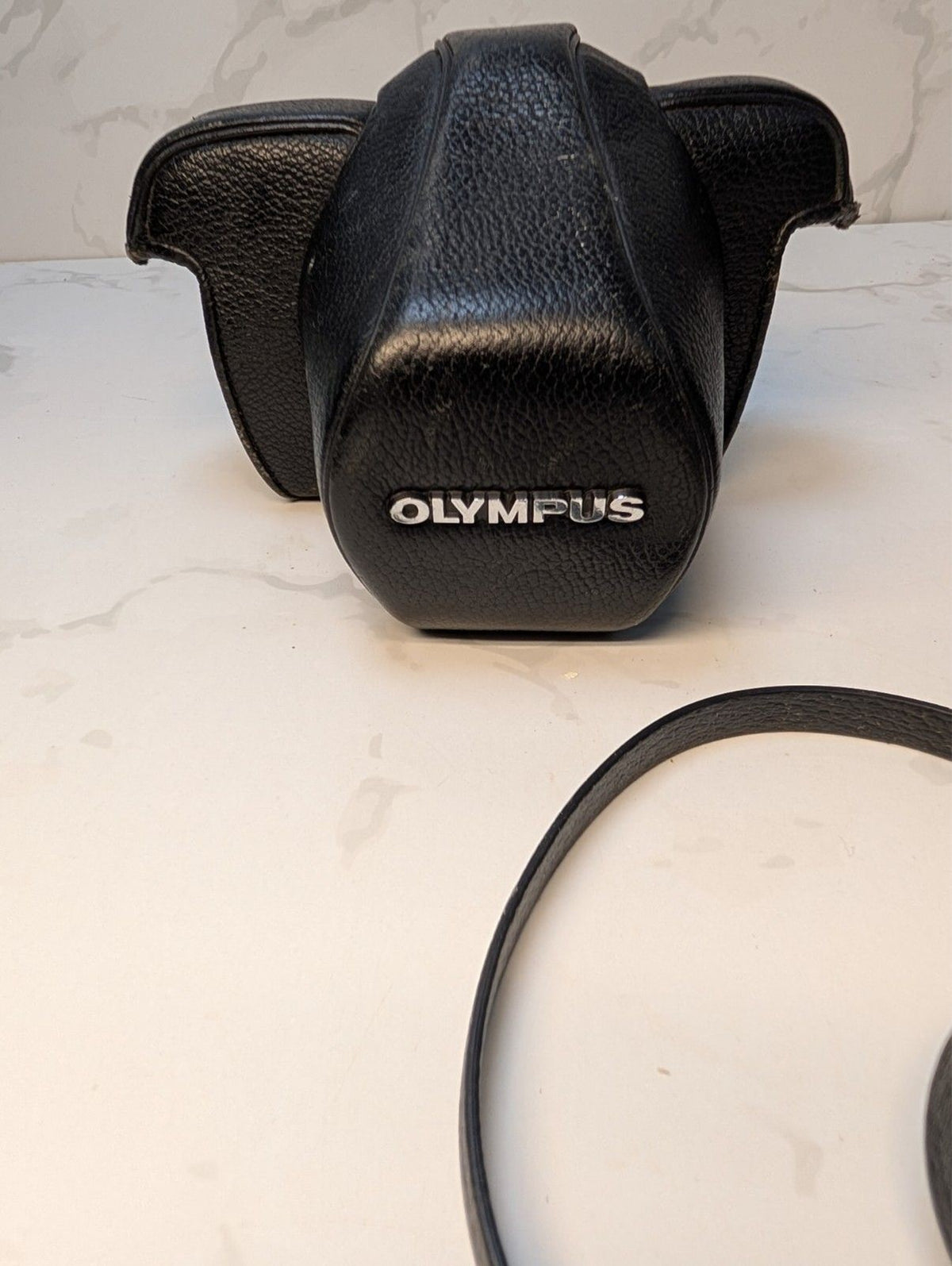 Olympus OM-1 MD 35mm SLR Film Camera Body w/ Original Case Tested Working