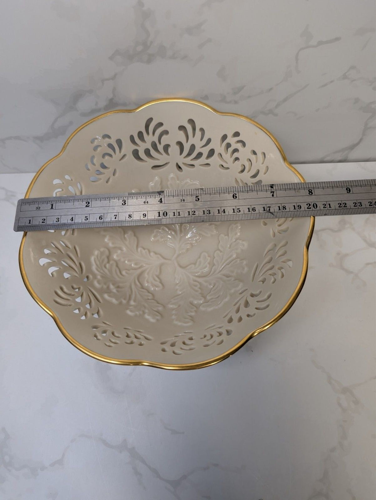Lenox Pierced Ivory Gold Trim Serving Bowl Scalloped Edge 8.5in