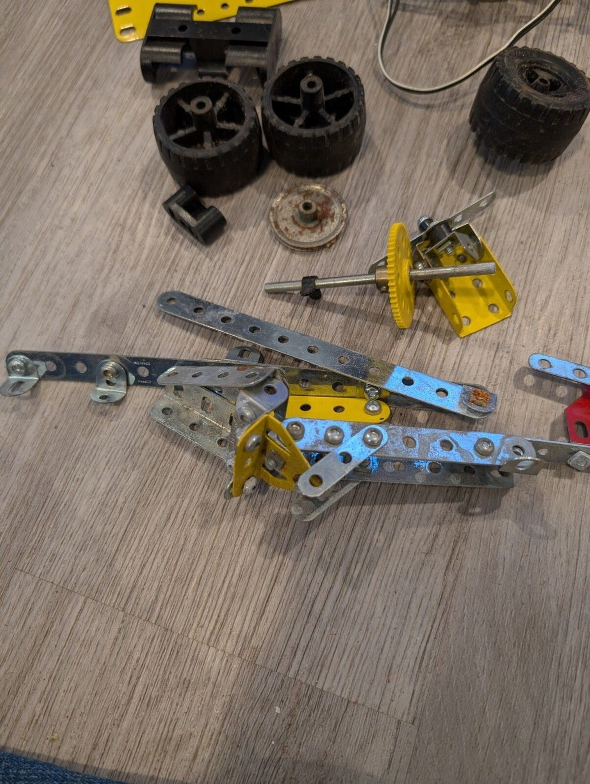 Vintage A.C. Gilbert Erector Set Parts Lot – Motor, Wheels, Pulleys, Axels