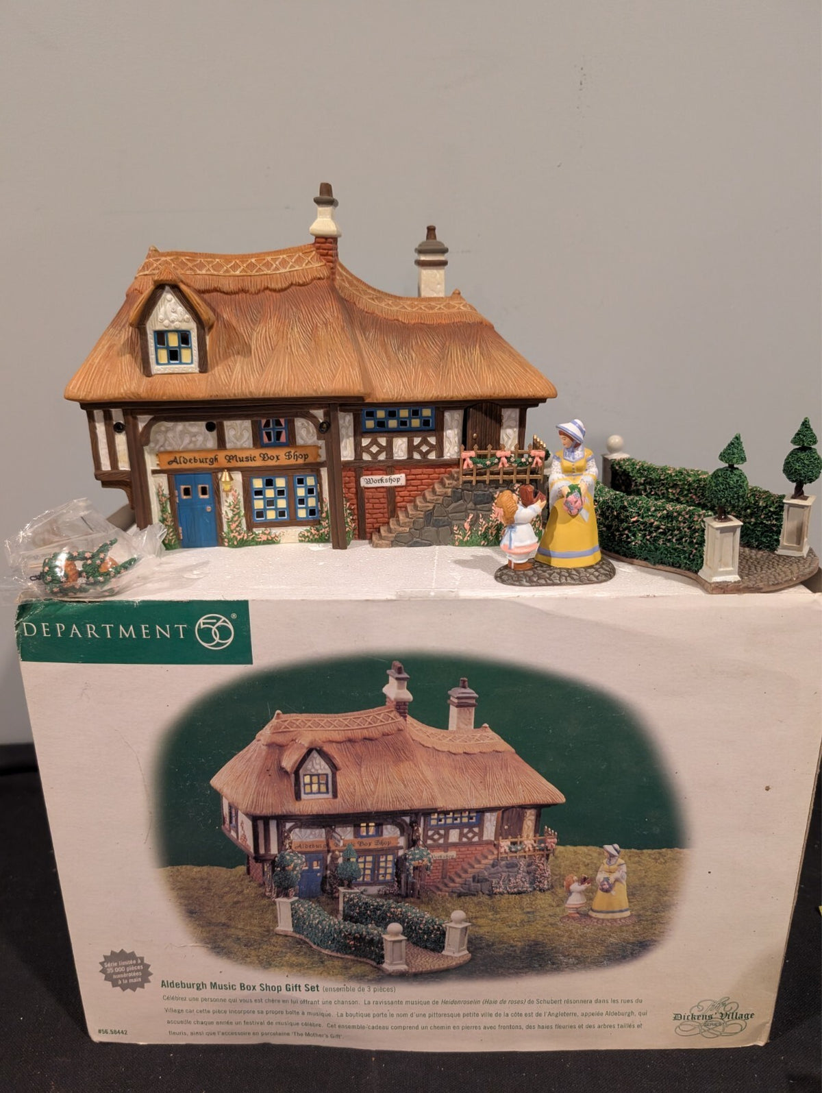 Dept 56 Dickens Village Aldeburgh Music Box Shop Gift Set 58442 Complete Box