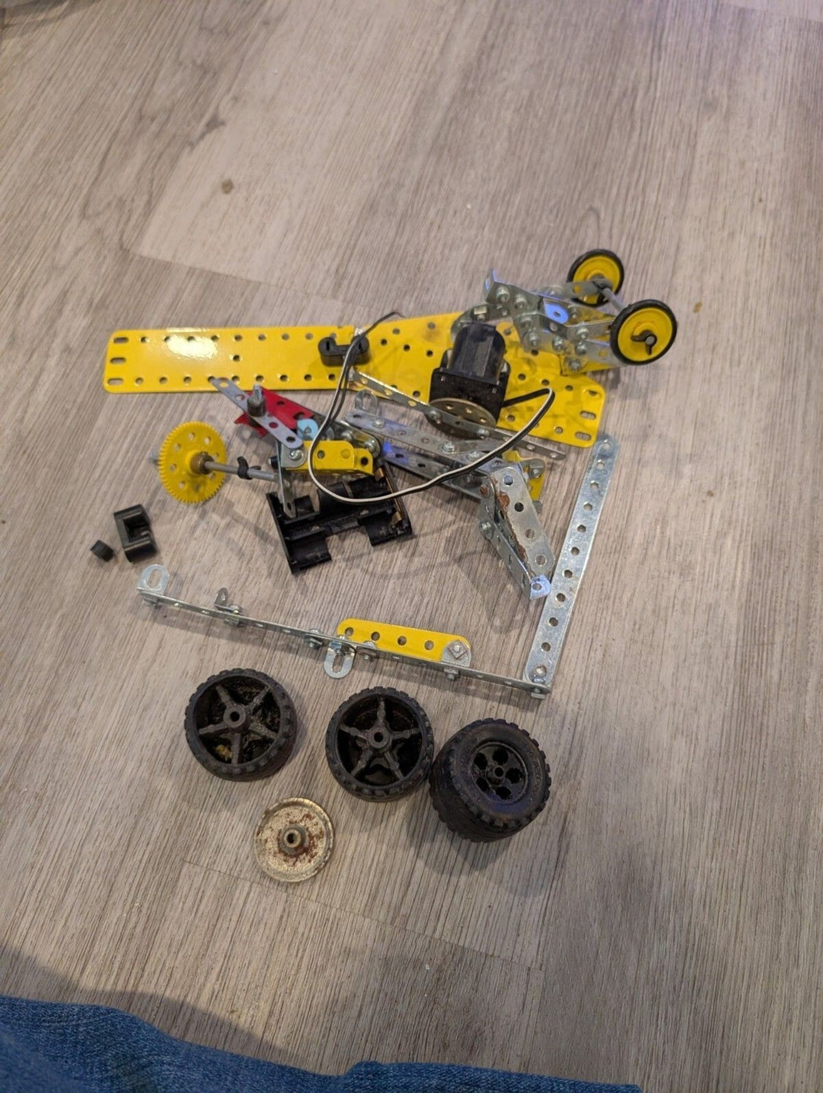 Vintage A.C. Gilbert Erector Set Parts Lot – Motor, Wheels, Pulleys, Axels