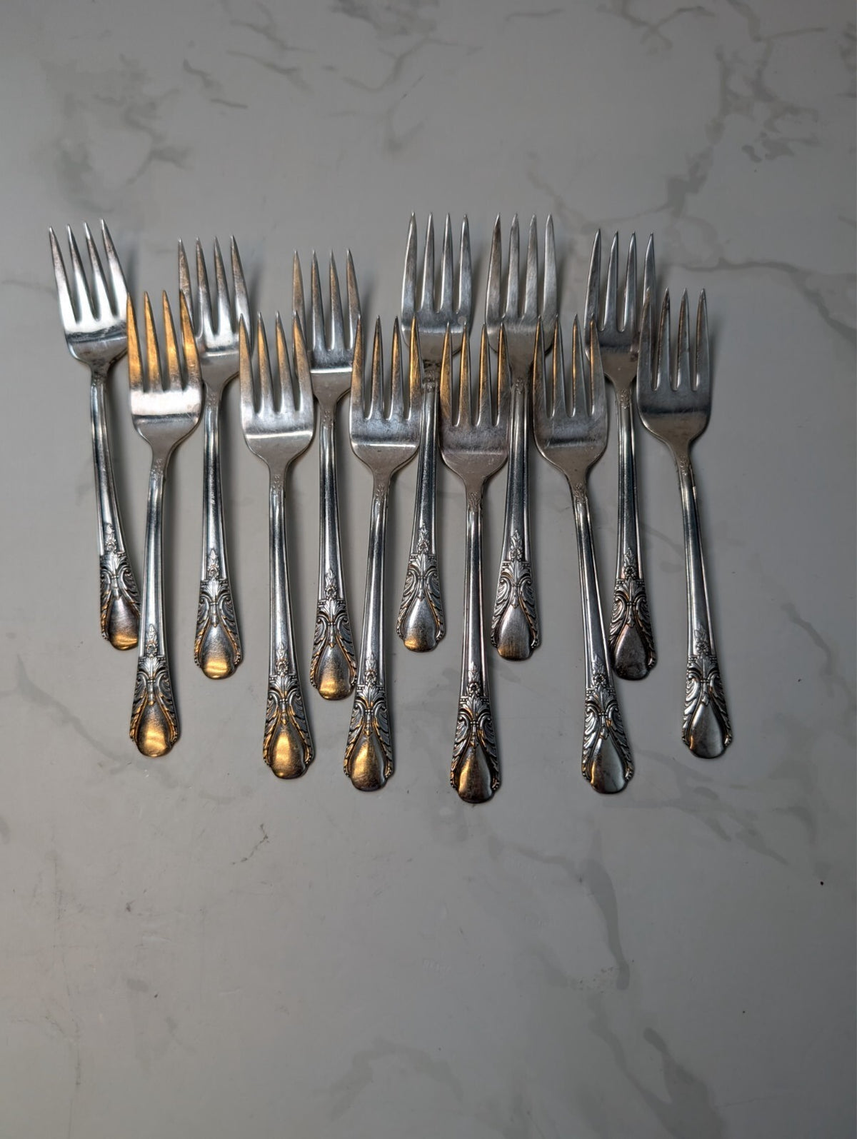 Vintage Wm Rogers Avalon Cabin Silverplate Flatware 90 Pc Service for 12