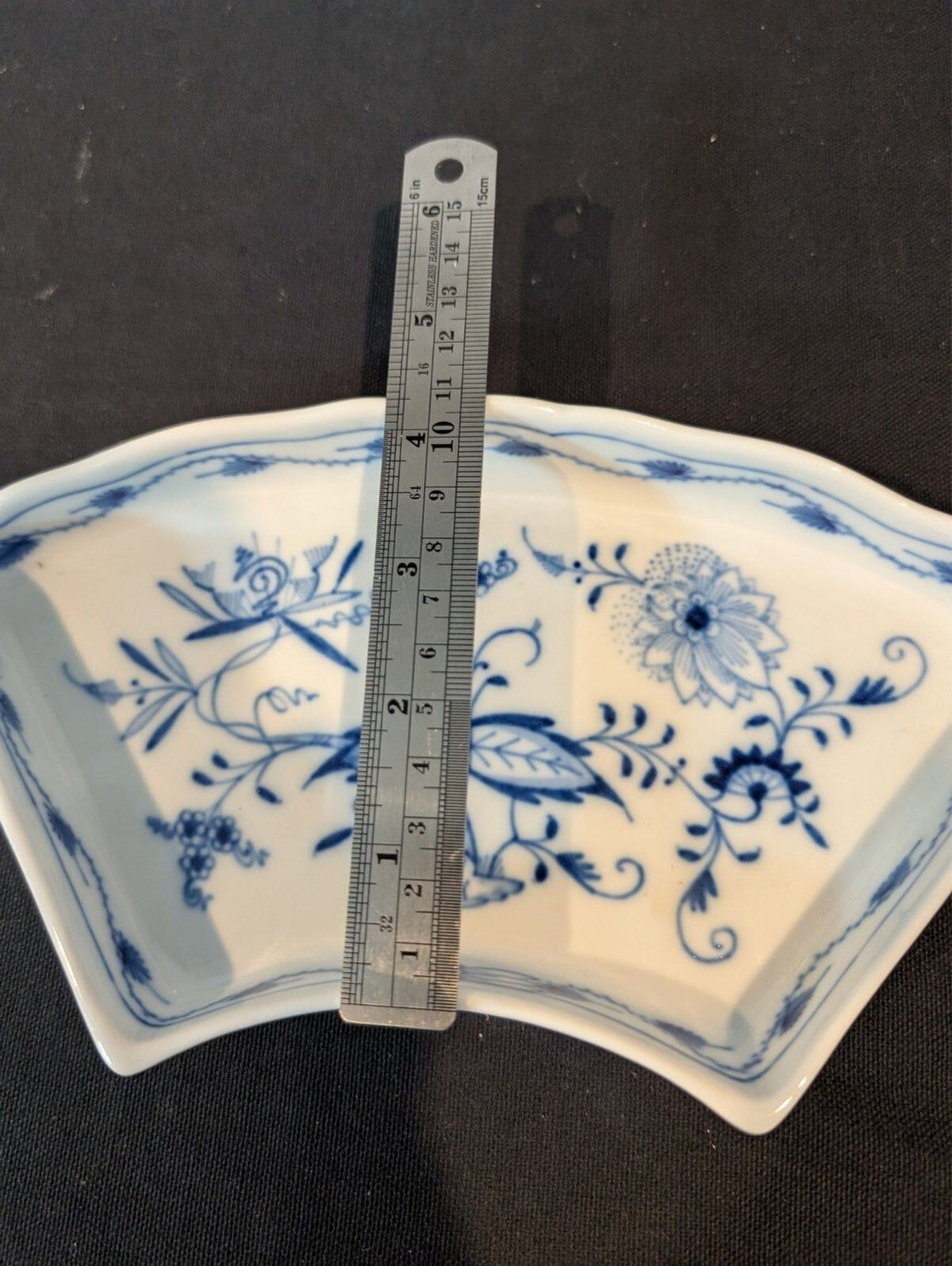 Meissen Blue Onion 5-Piece Crescent Serving Set – Crossed Swords Mark