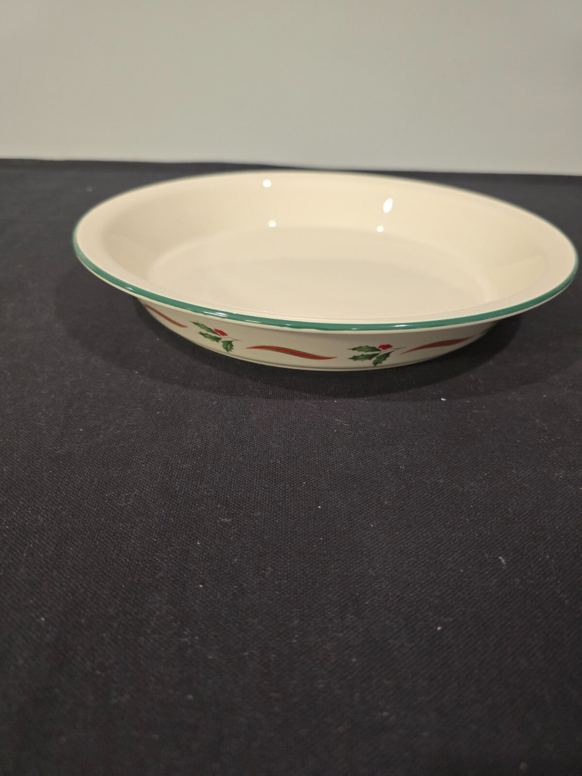Lenox Chinastone Country Holly 11" Deep Dish Pie Baker Tart Plate USA