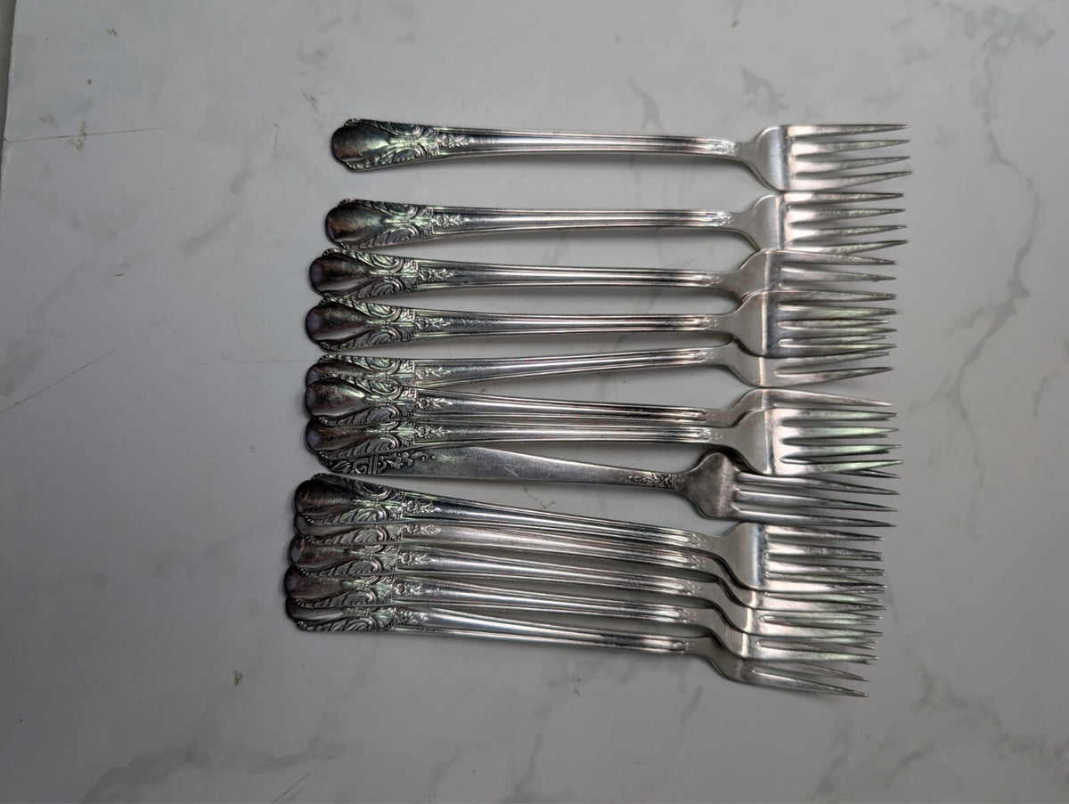 Vintage Wm Rogers Avalon Cabin Silverplate Flatware 90 Pc Service for 12