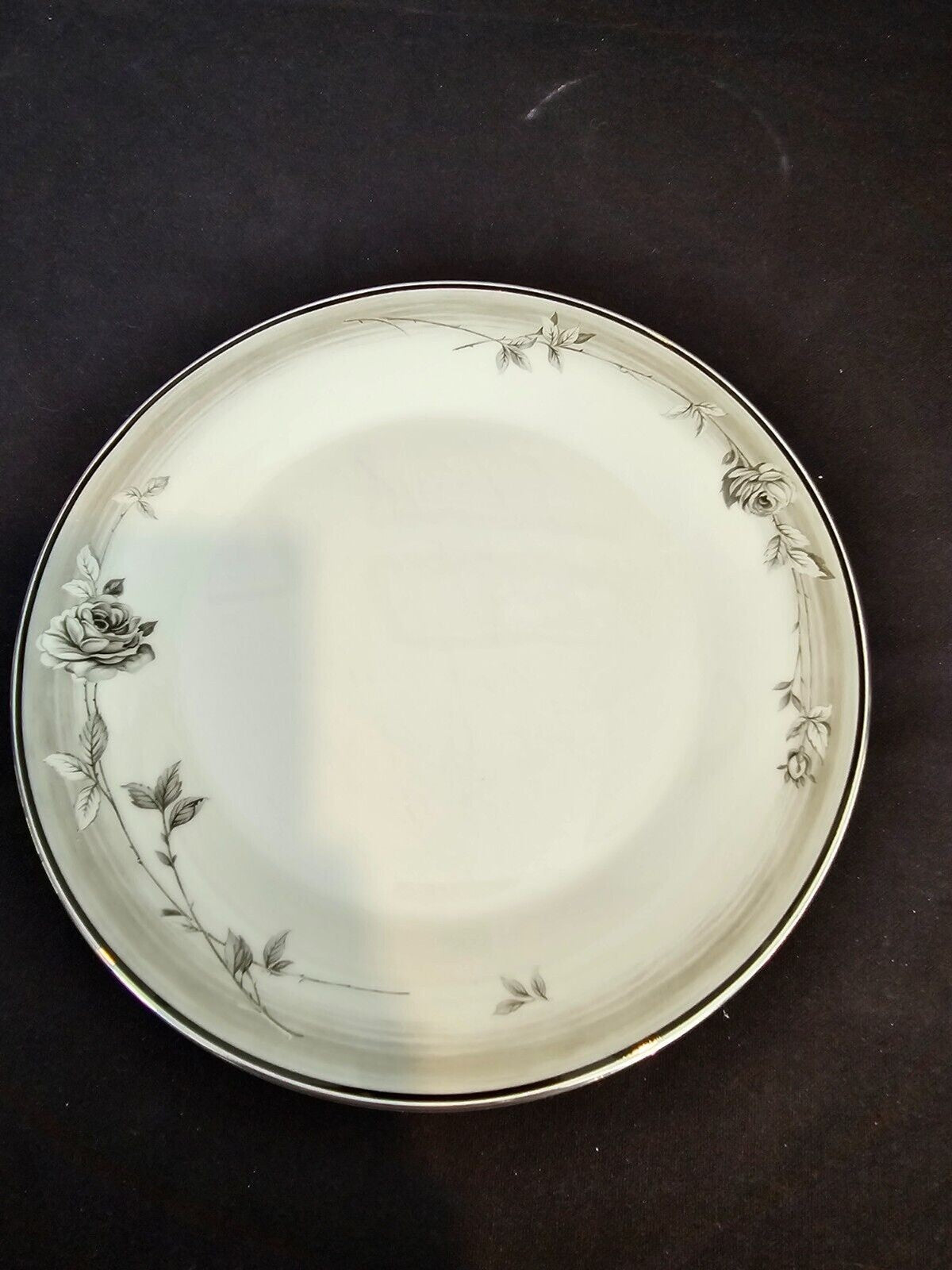 Set of 4 Royal Doulton Winter Rose H5129 10 1/2" Dinner Plates