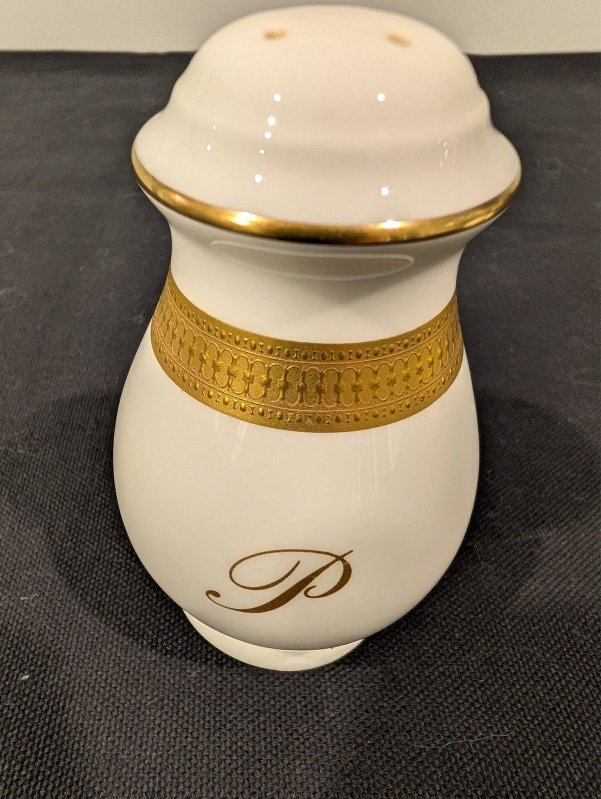 Heinrich Gold Brocade Salt and Pepper Shakers Villeroy & Boch Germany Bone China
