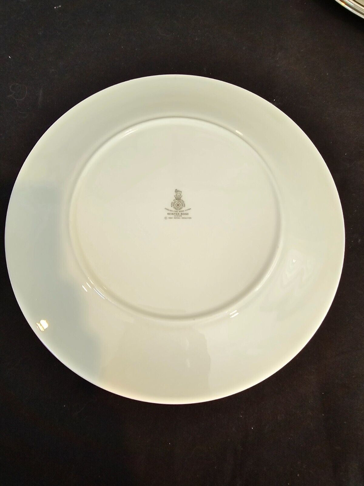 Set of 4 Royal Doulton Winter Rose H5129 10 1/2" Dinner Plates