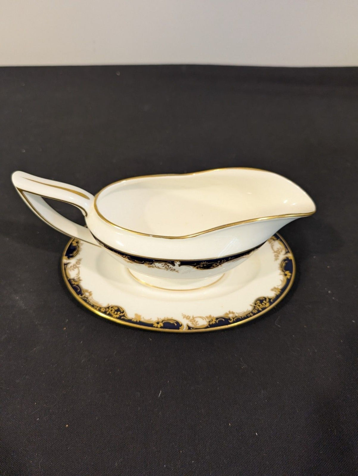 Minton Versailles Gravy Boat with Underplate – Vintage Bone China
