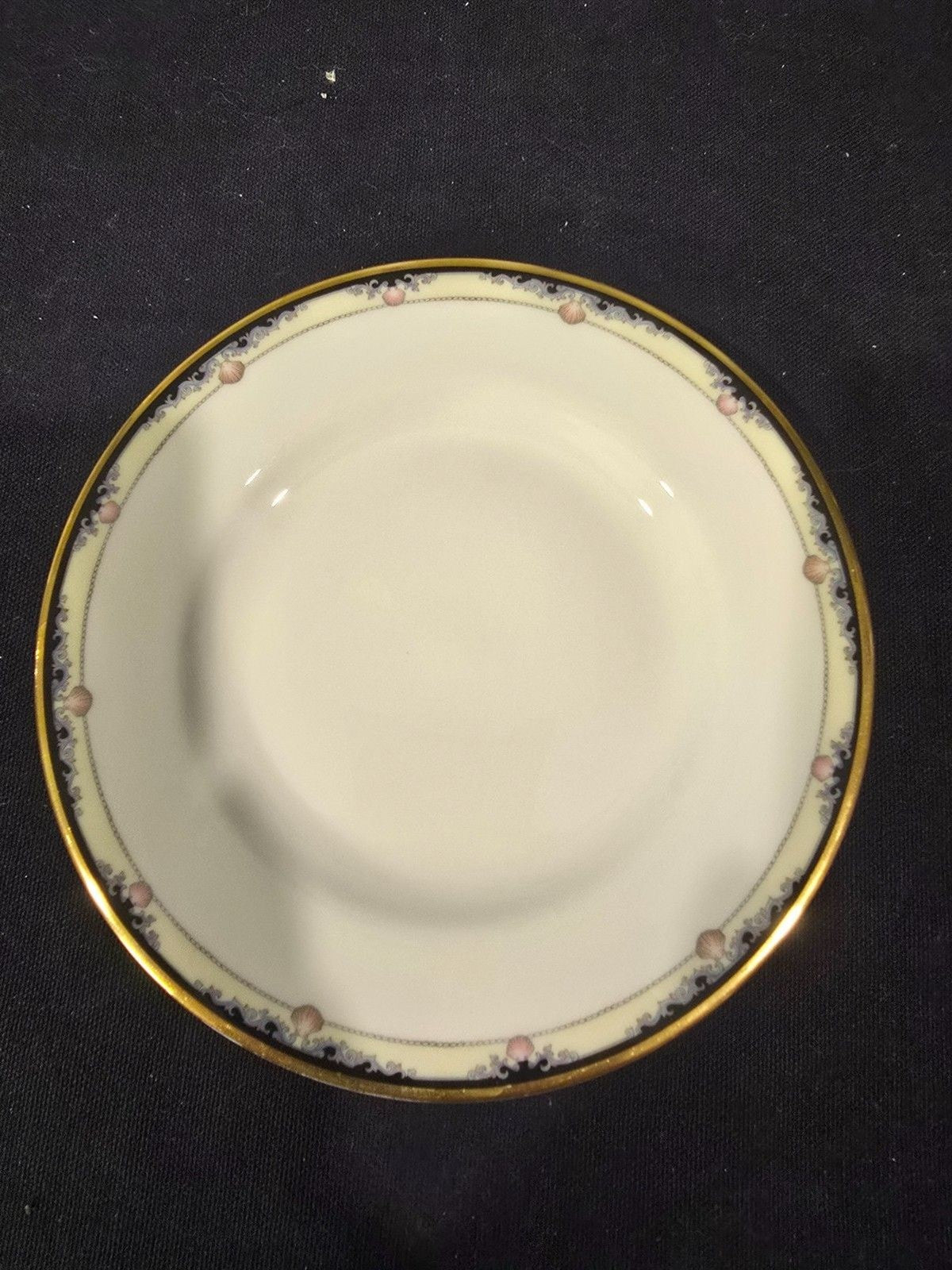 4 Royal Doulton “Rhodes” H.5099 Bread & Butter Plates – English Fine Bone China