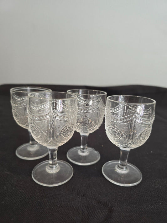 Heisey Locket On Chain Stemmed Cordial/Wine Goblet/Glass 1987 3 1/2"