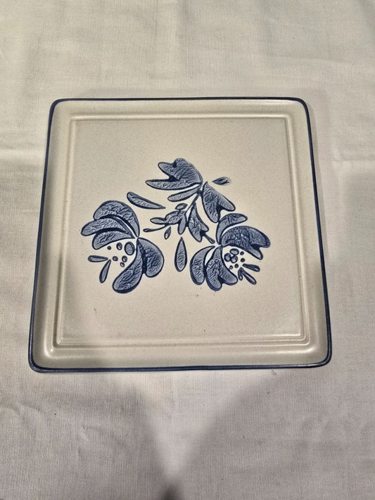 Pfaltzgraff Light Blue Yorktown Stoneware Trivet
