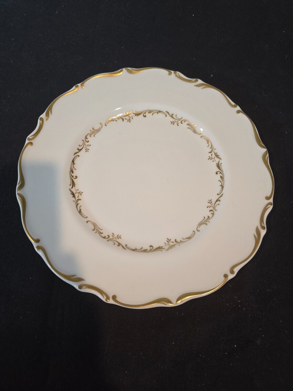 Set of 4 Royal Doulton Richelieu White/Gold 8" Salad Plates H4957