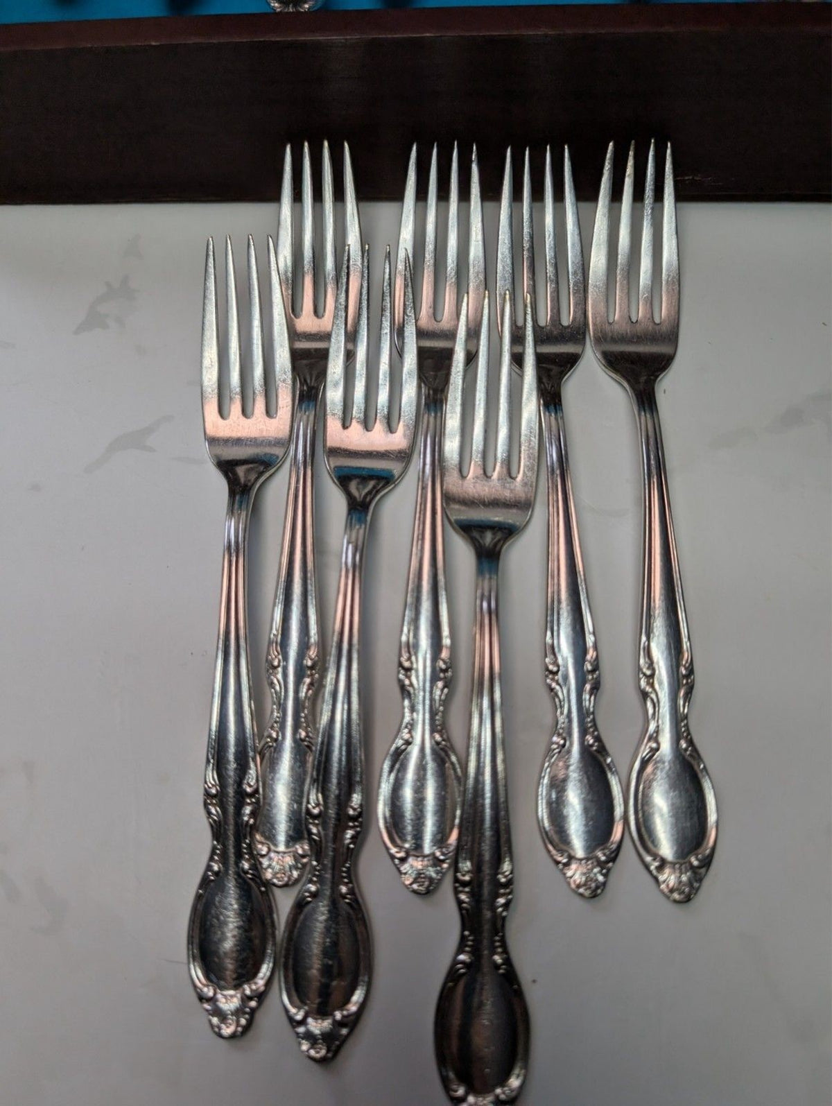 WM Rogers Precious Mirror Silverplate Flatware Set 41 Pc with Chest
