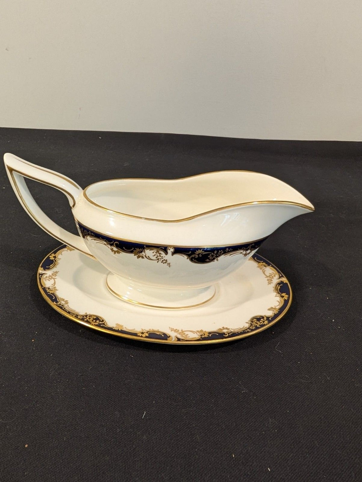 Minton Versailles Gravy Boat with Underplate – Vintage Bone China