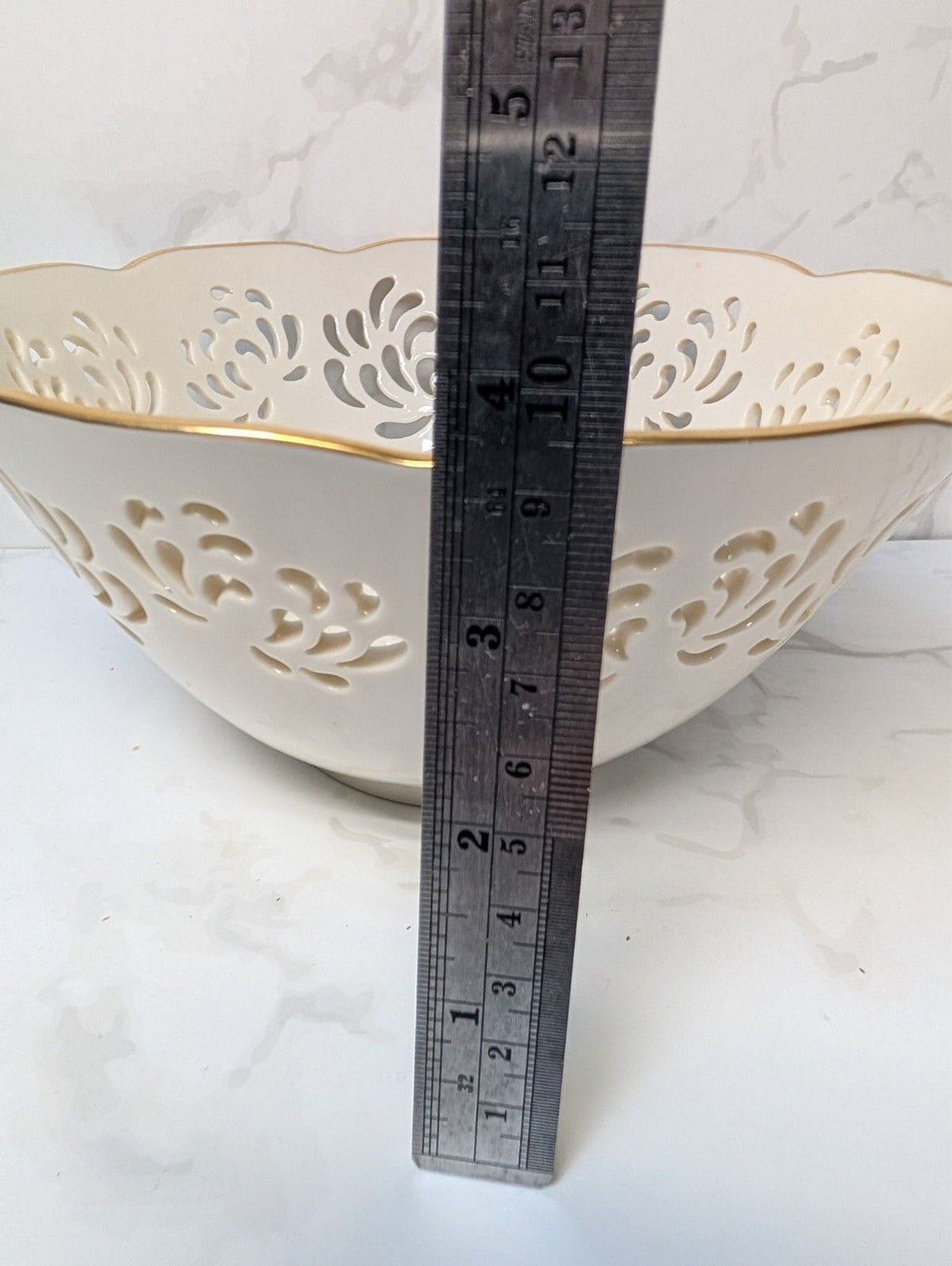 Lenox Pierced Ivory Gold Trim Serving Bowl Scalloped Edge 8.5in