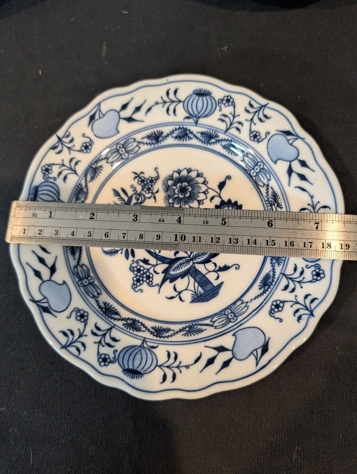 Blue Onion Salad Plate 7.75" – Oval MEISSEN Mark – Replacement Piece