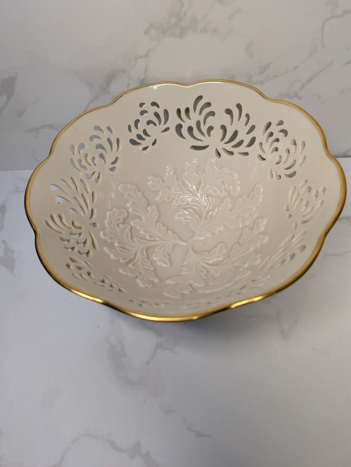Lenox Pierced Ivory Gold Trim Serving Bowl Scalloped Edge 8.5in