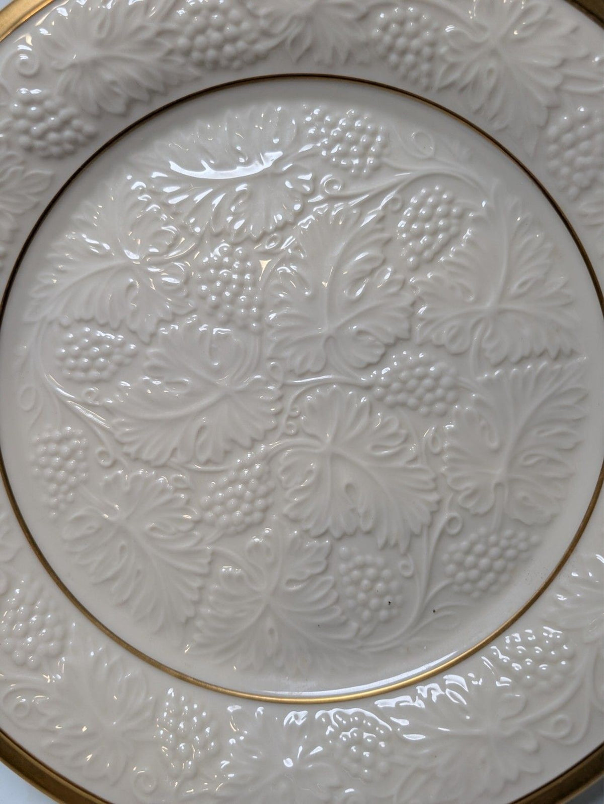 Lenox Vineyard Embossed Grapes 13" Chop Plate Round Platter Ivory Gold USA