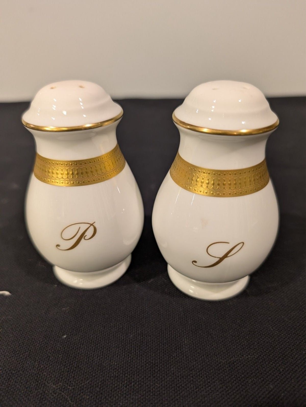 Heinrich Gold Brocade Salt and Pepper Shakers Villeroy & Boch Germany Bone China