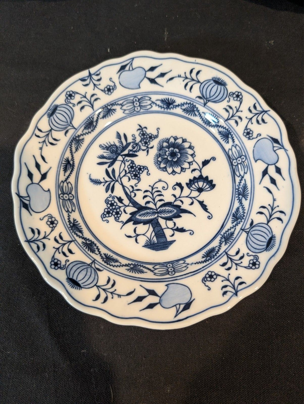 Blue Onion Salad Plate 7.75" – Oval MEISSEN Mark – Replacement Piece
