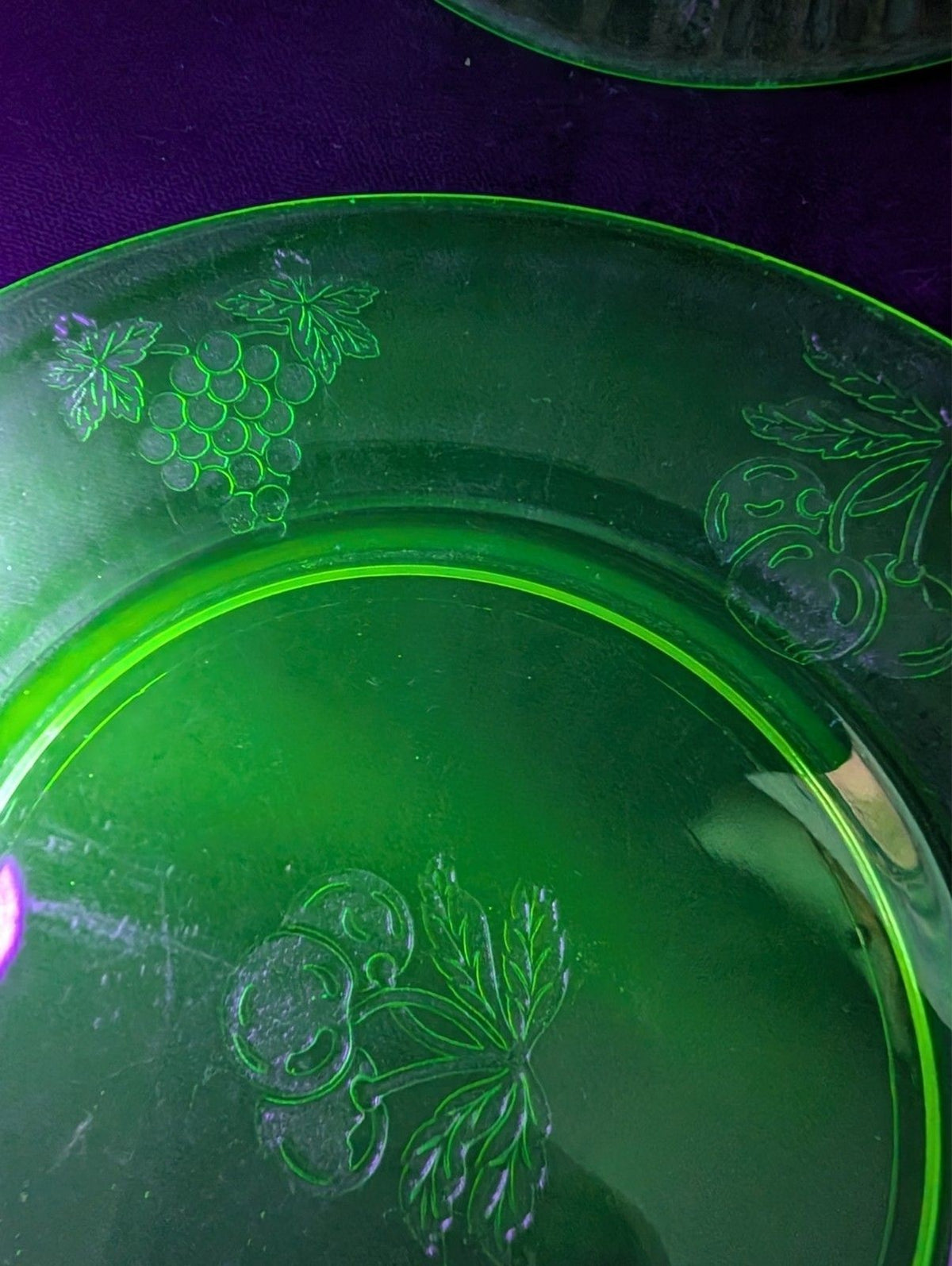 Set 2 Hazel Atlas Fruits Uranium Green Depression Glass Salad Plates 8 Inch