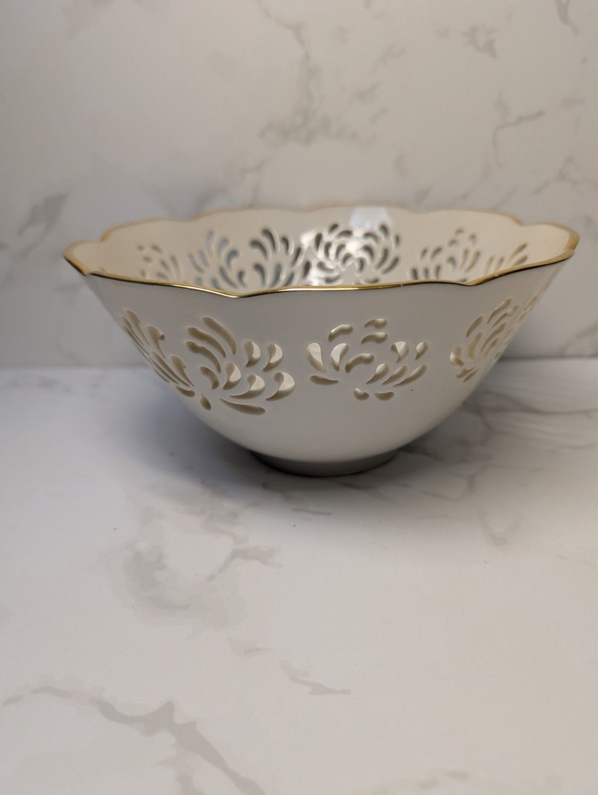 Lenox Pierced Ivory Gold Trim Serving Bowl Scalloped Edge 8.5in