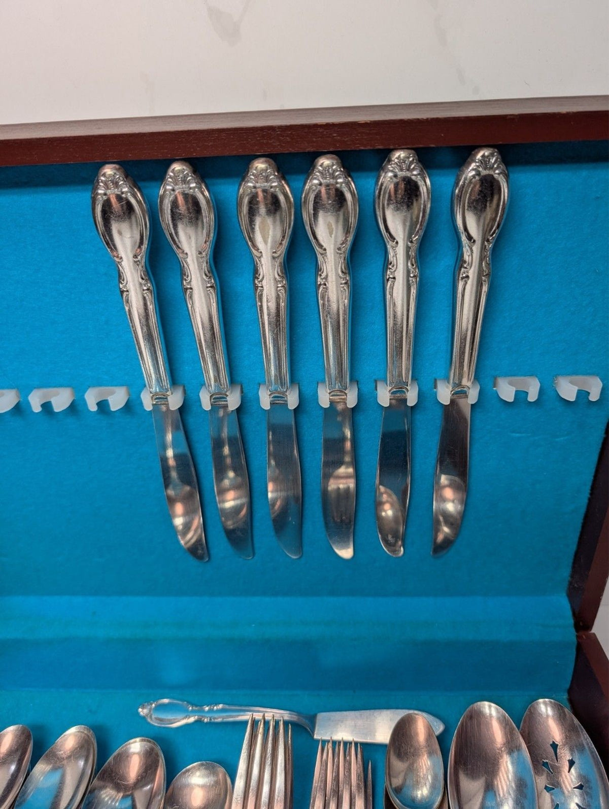 WM Rogers Precious Mirror Silverplate Flatware Set 41 Pc with Chest