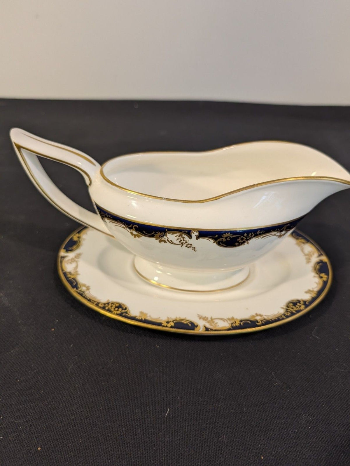 Minton Versailles Gravy Boat with Underplate – Vintage Bone China