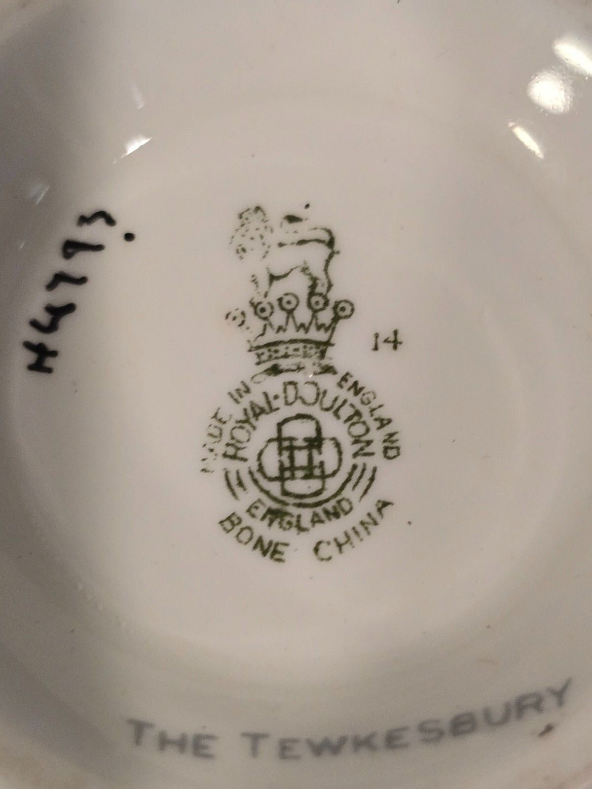 Royal Doulton The Tewkesbury Cup and Saucer ~bone china~England-H4811