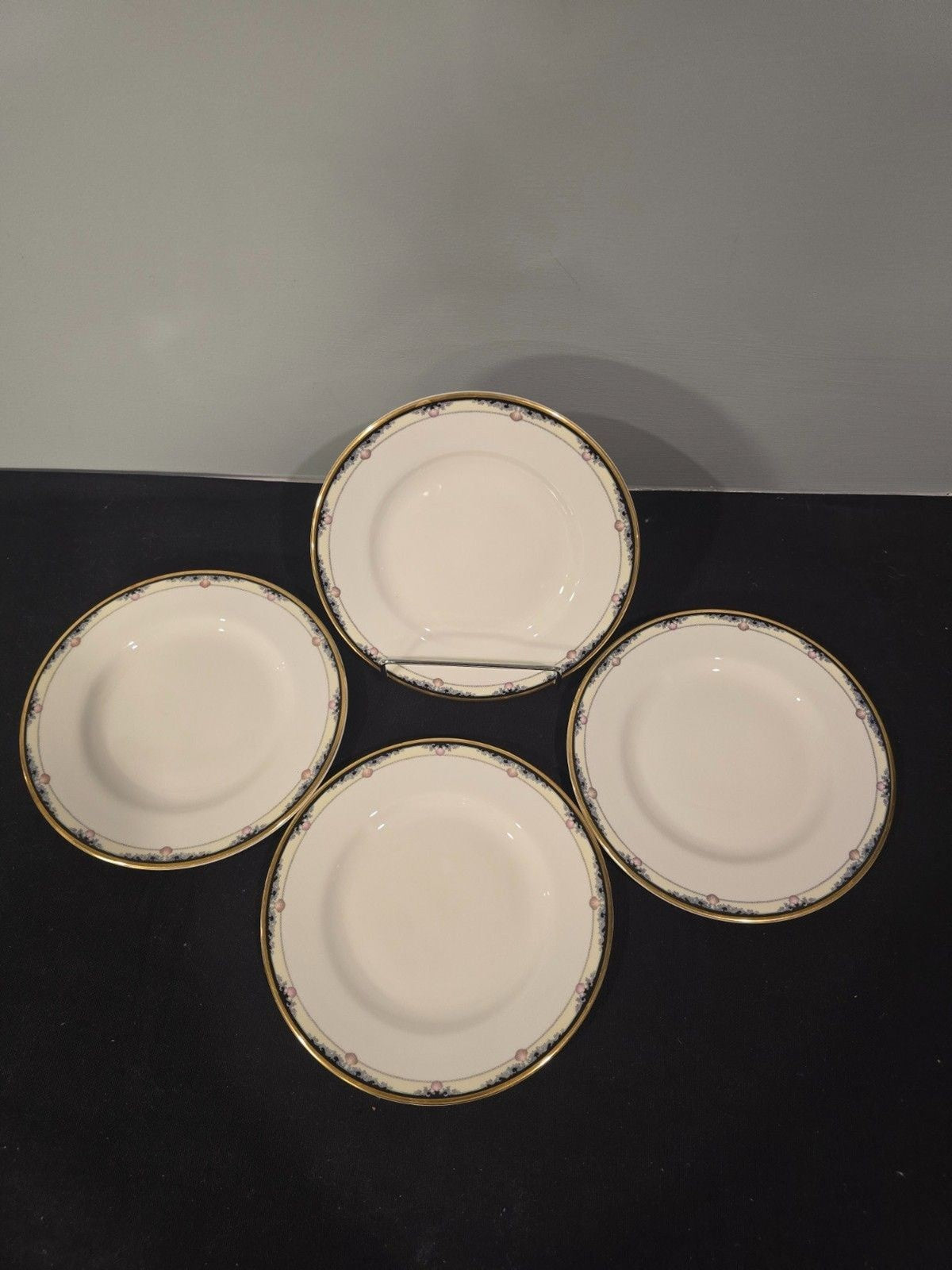 4 Royal Doulton “Rhodes” H.5099 Bread & Butter Plates – English Fine Bone China