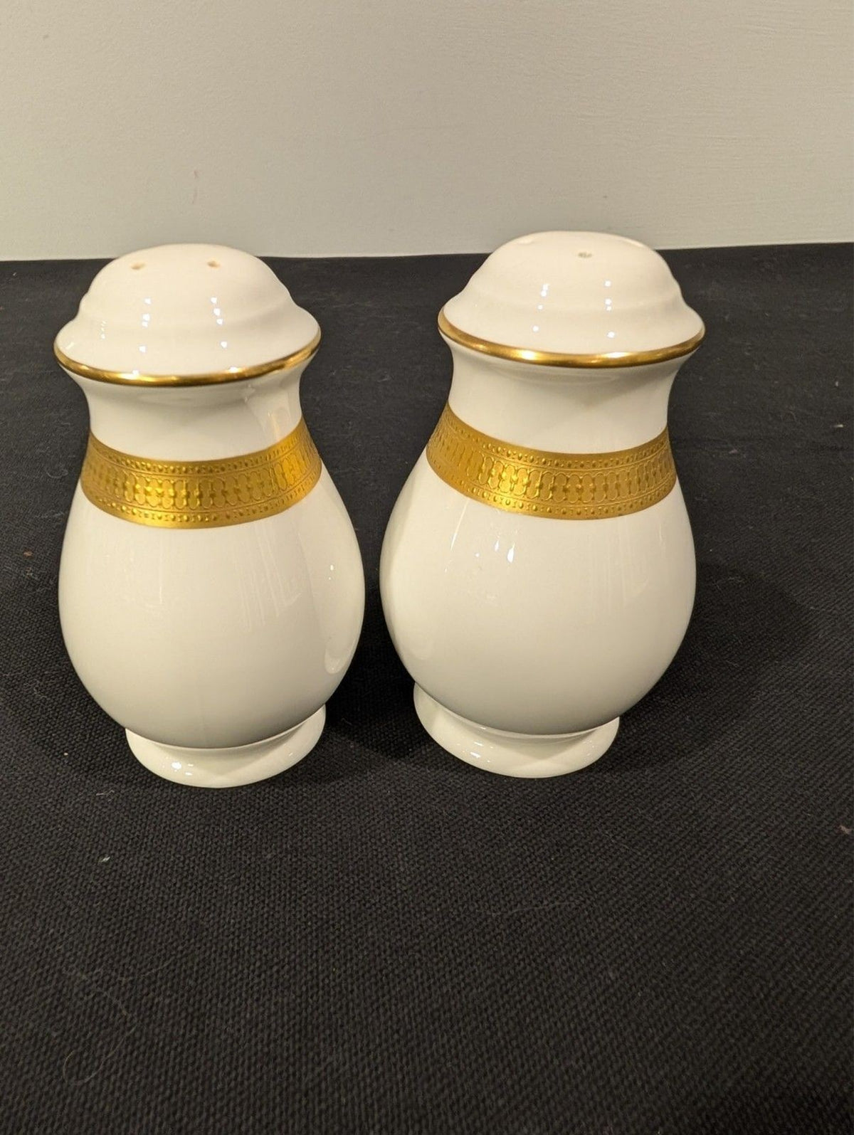 Heinrich Gold Brocade Salt and Pepper Shakers Villeroy & Boch Germany Bone China