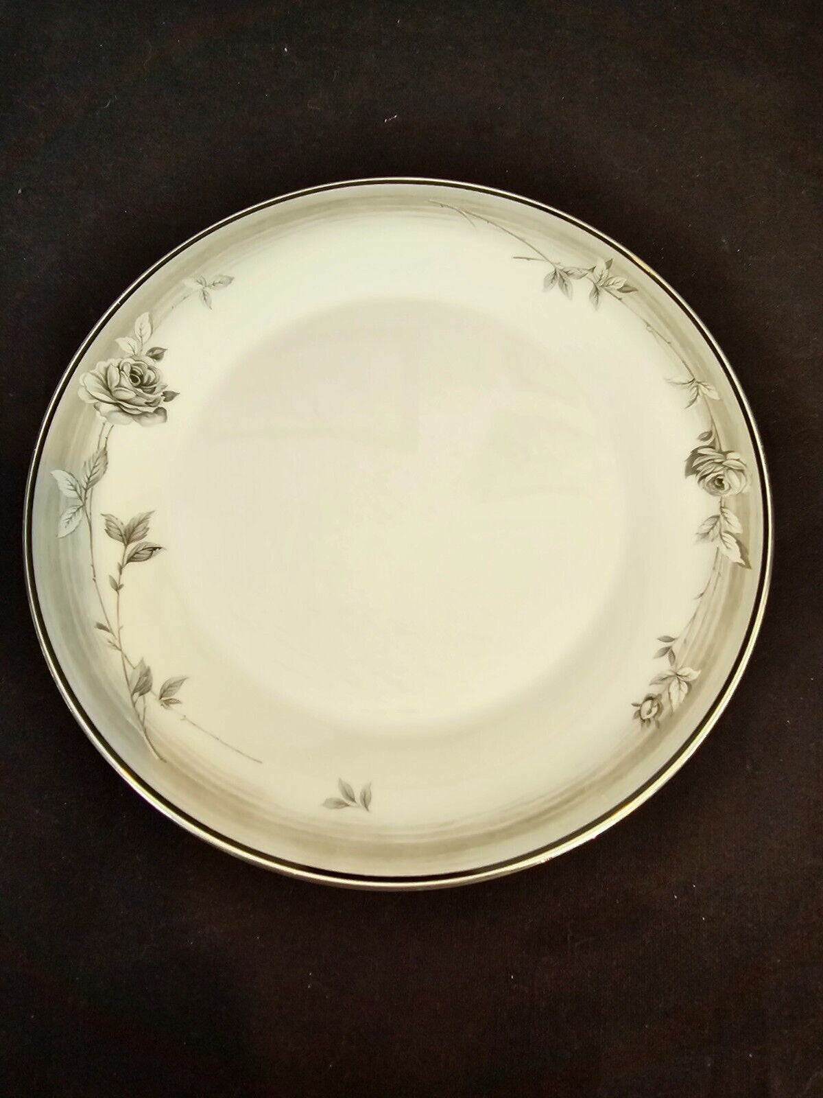 Set of 4 Royal Doulton Winter Rose H5129 10 1/2" Dinner Plates