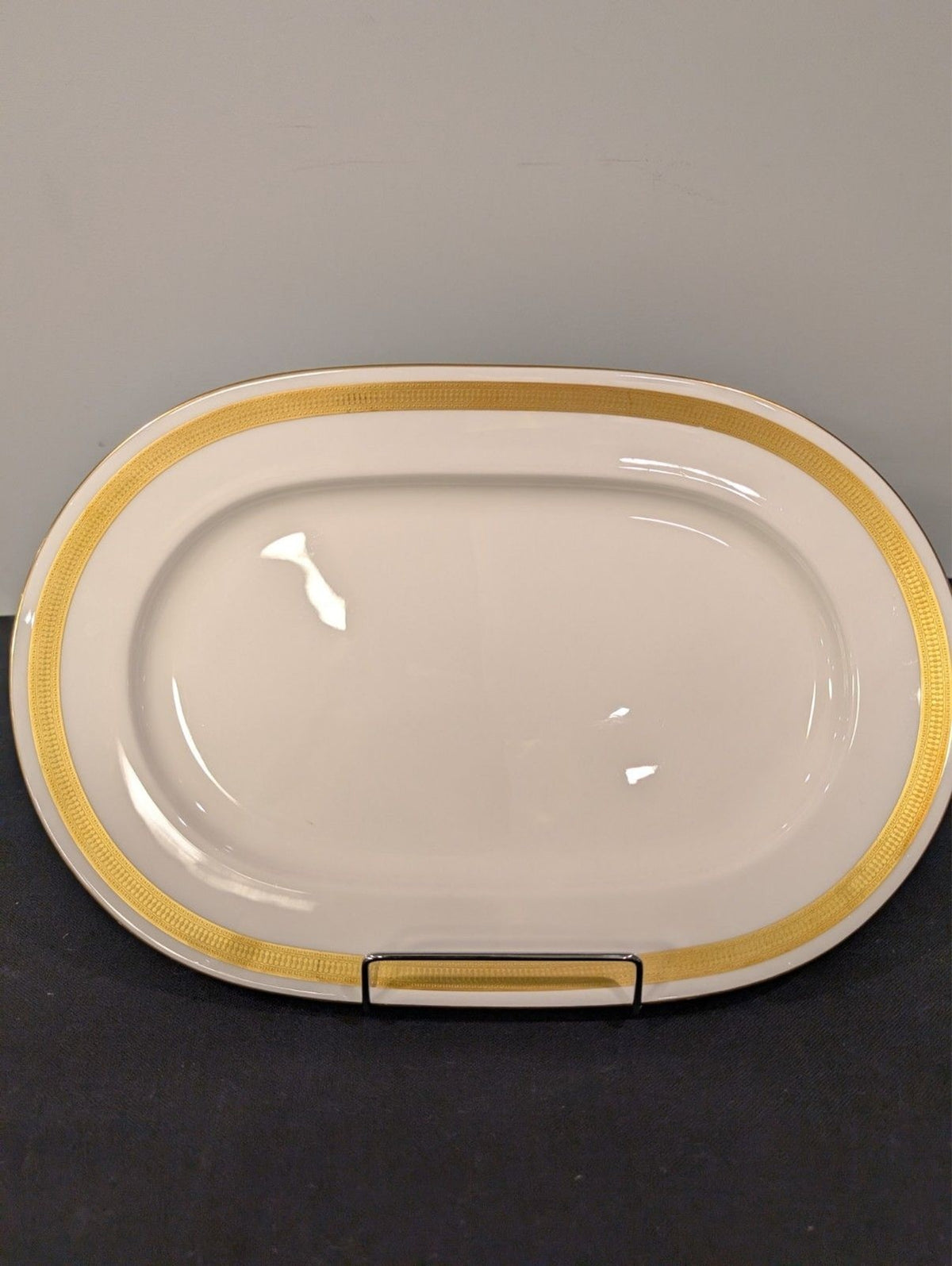 Heinrich Gold Brocade 13.5" Oval Serving Platter – Villeroy & Boch W. Germany