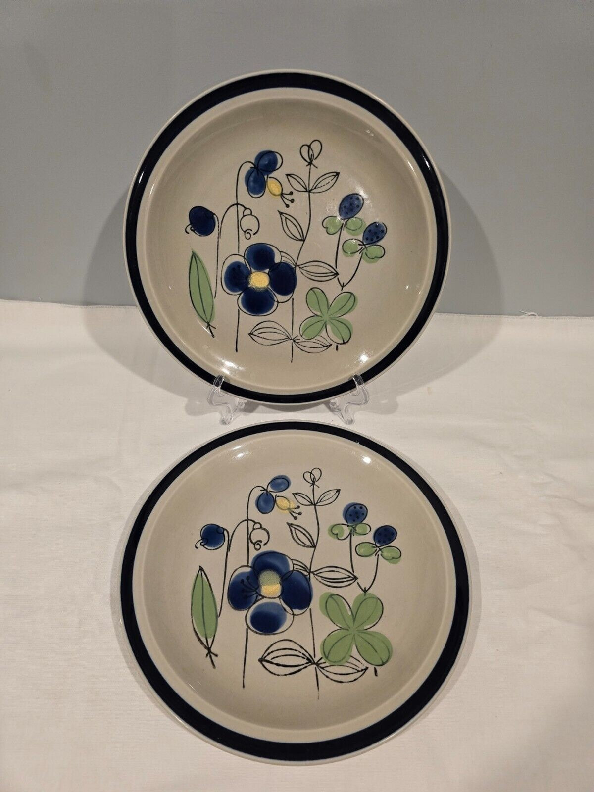 Set of 2 Quasar Petit Fleur Sy-9873R Dinner Plate Stone Ware Japan Hand painted