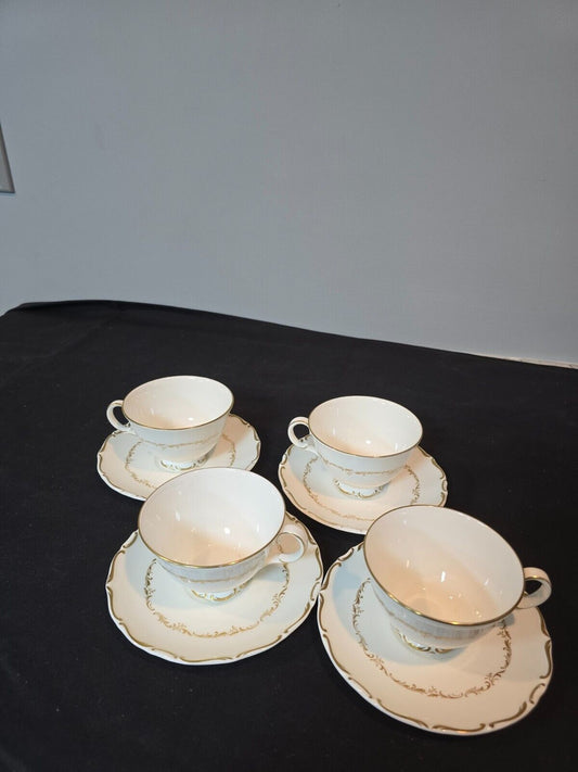 Set of 4 Royal Doulton Richelieu White/Gold Cup & Saucers H4957