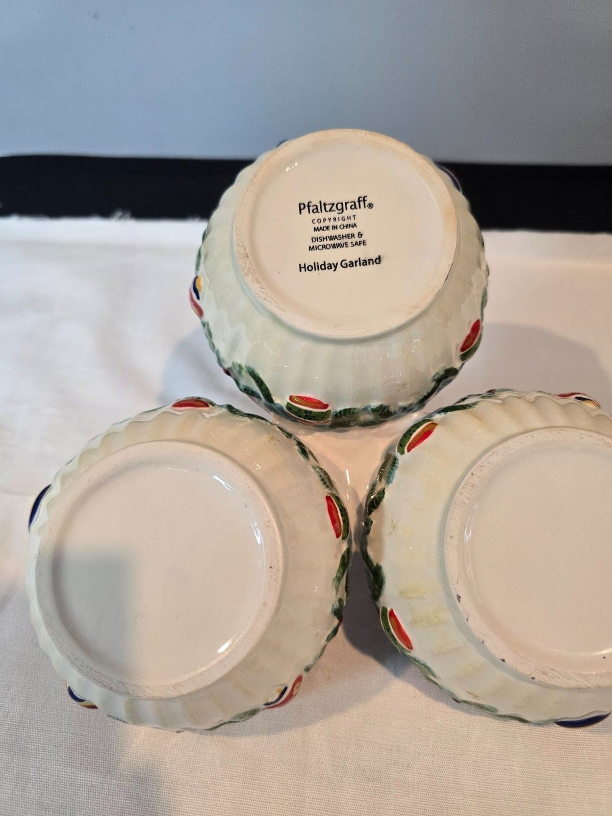 Pfaltzgraff Holiday Garland Triple Section Server – Divided Snack / Candy Dish