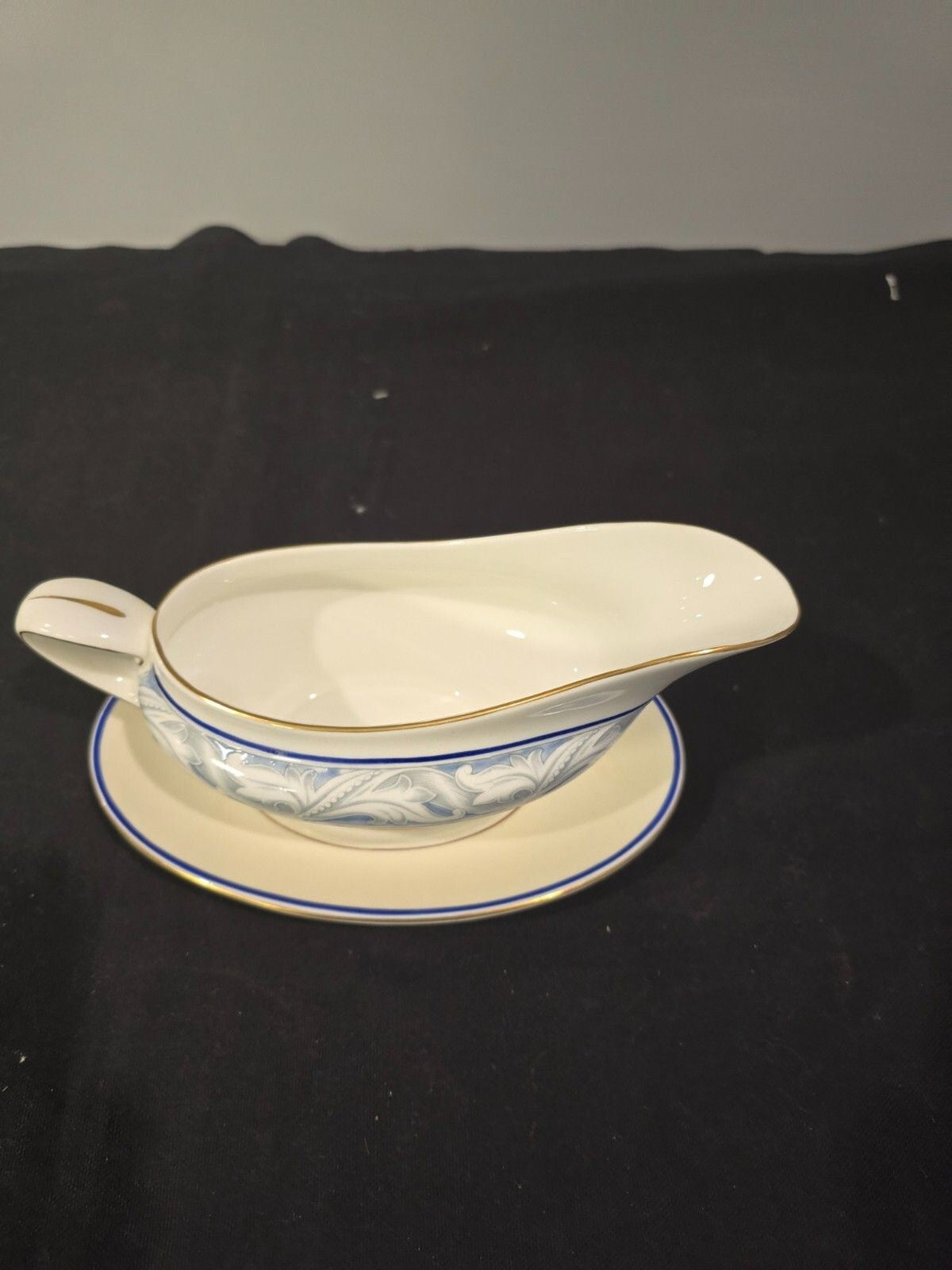 Royal Doulton The Tewkesbury Gravy Boat & Under Plate ~bone china~England-H4811