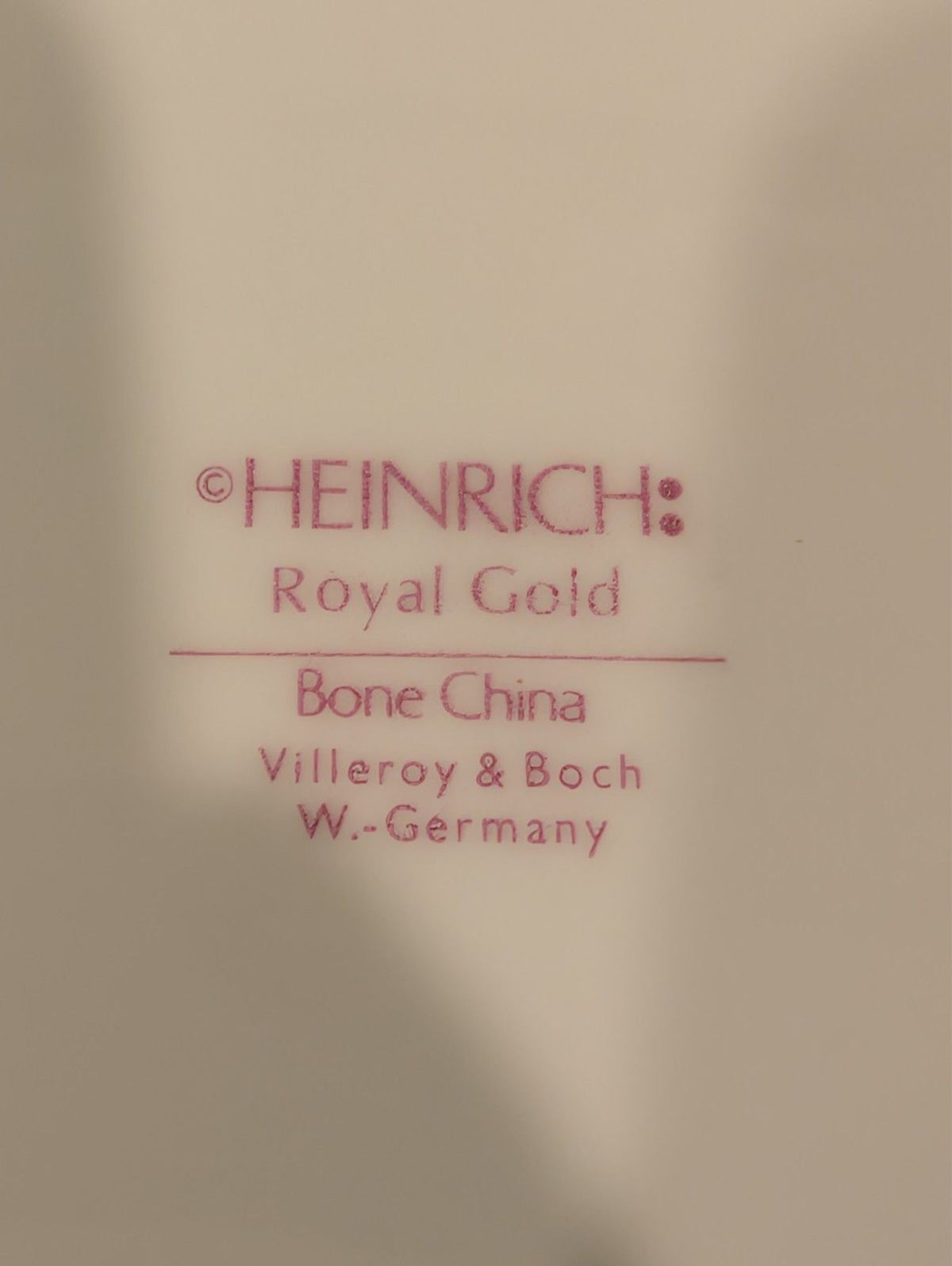 Heinrich Royal Gold Salad Plates Set of 4 – 8.75" – Villeroy & Boch W. German