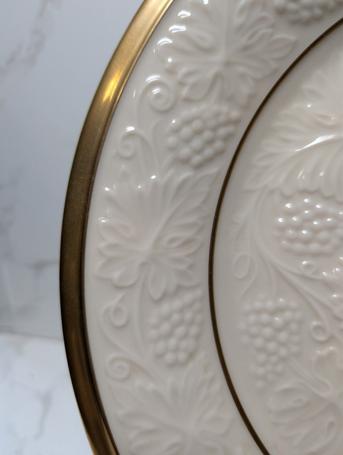 Lenox Vineyard Embossed Grapes 13" Chop Plate Round Platter Ivory Gold USA