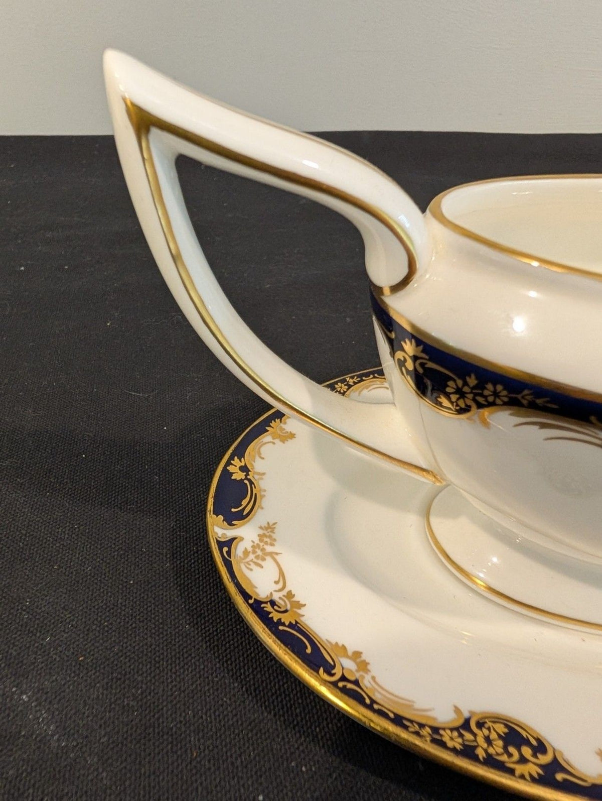 Minton Versailles Gravy Boat with Underplate – Vintage Bone China