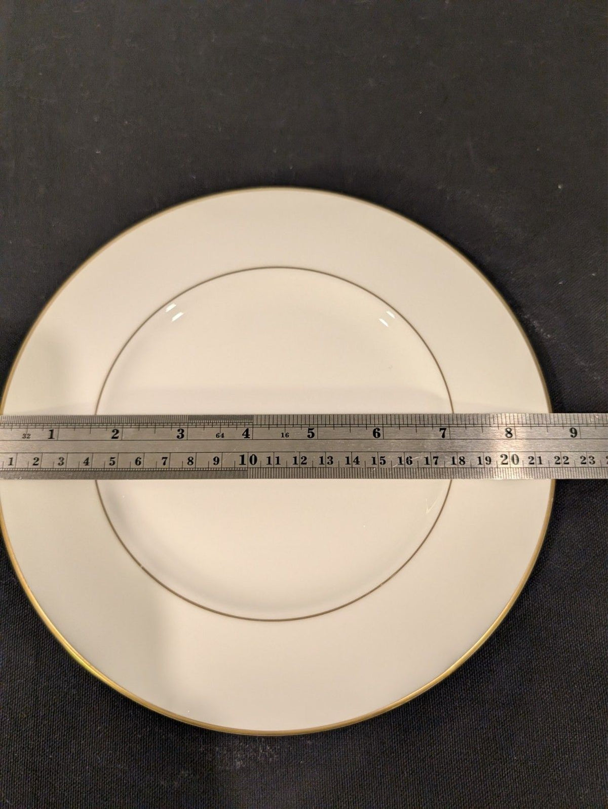 Heinrich Royal Gold Salad Plates Set of 4 – 8.75" – Villeroy & Boch W. German