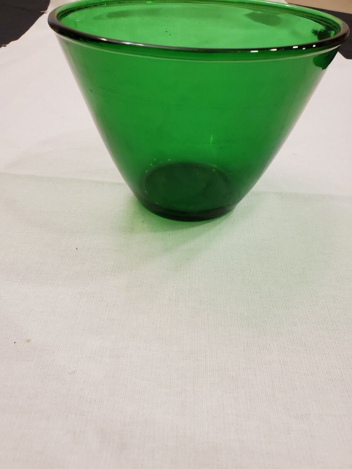 Anchor Hocking Green Splash-proof Bowls Set Of 2, 5.5" wide x 4" tall.