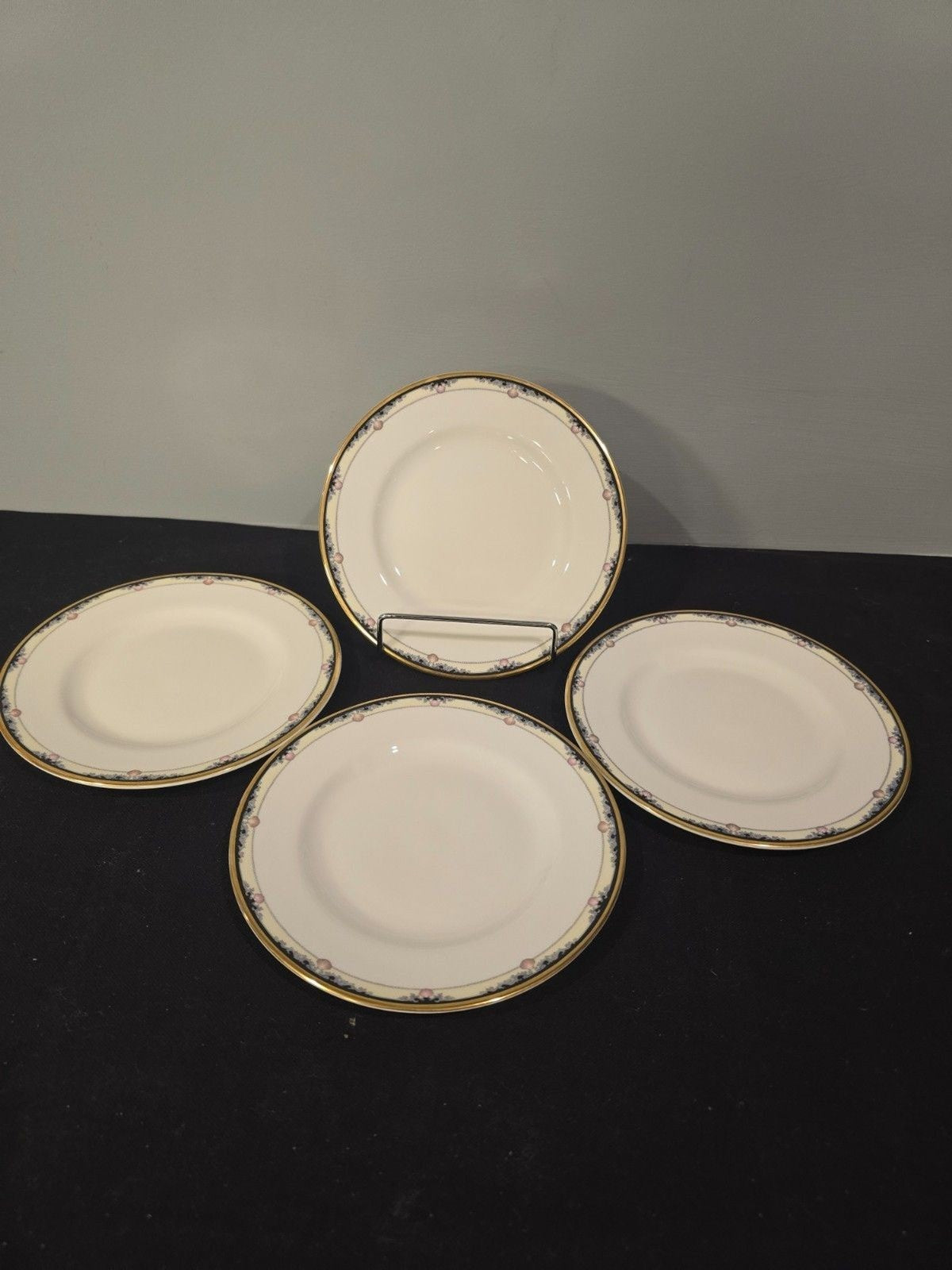 4 Royal Doulton “Rhodes” H.5099 Bread & Butter Plates – English Fine Bone China