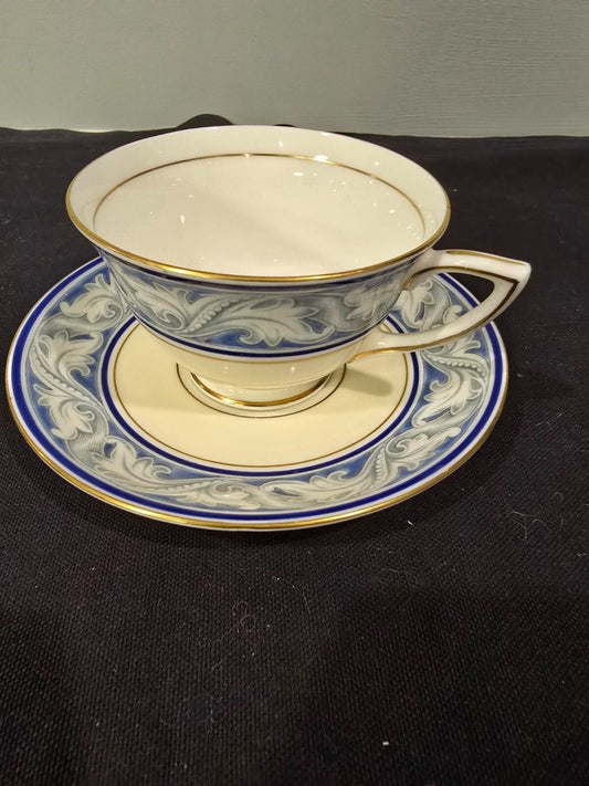 Royal Doulton The Tewkesbury Cup and Saucer ~bone china~England-H4811