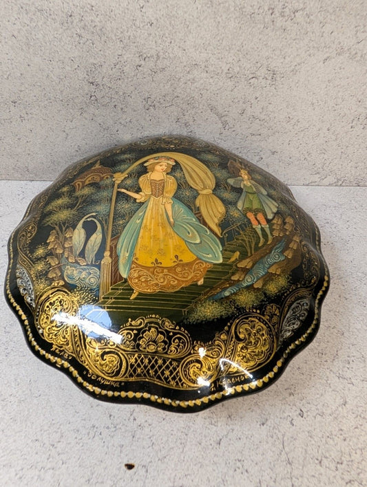 Palekh Lacquer Box 1992 – The Slipper Bashmachka – Signed Krasnov – Hand-Painted