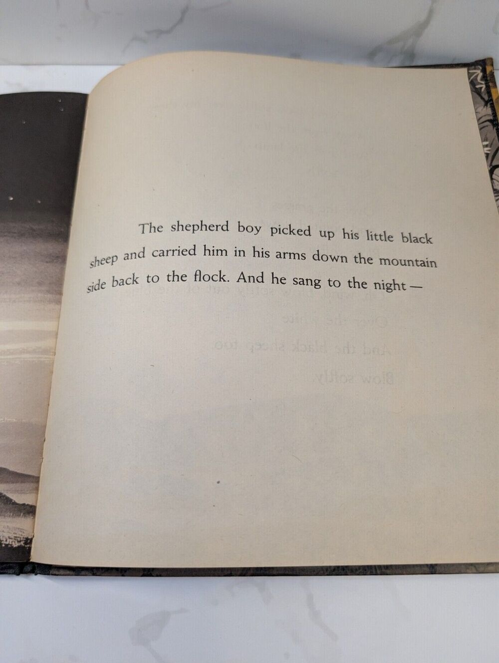Little Lost Lamb by Golden MacDonal and Leodnard Weisgard (1945 First Edition)
