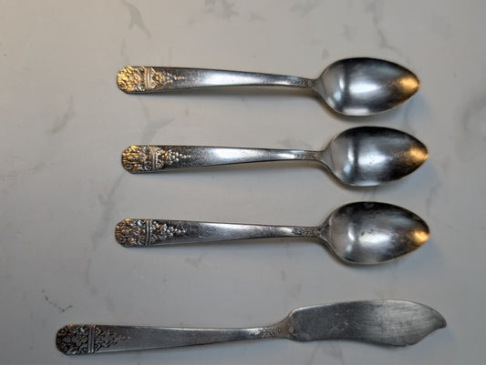Wm A Rogers Margate 1938 Silverplate Teaspoons Set of 3 + Master Butter Knife