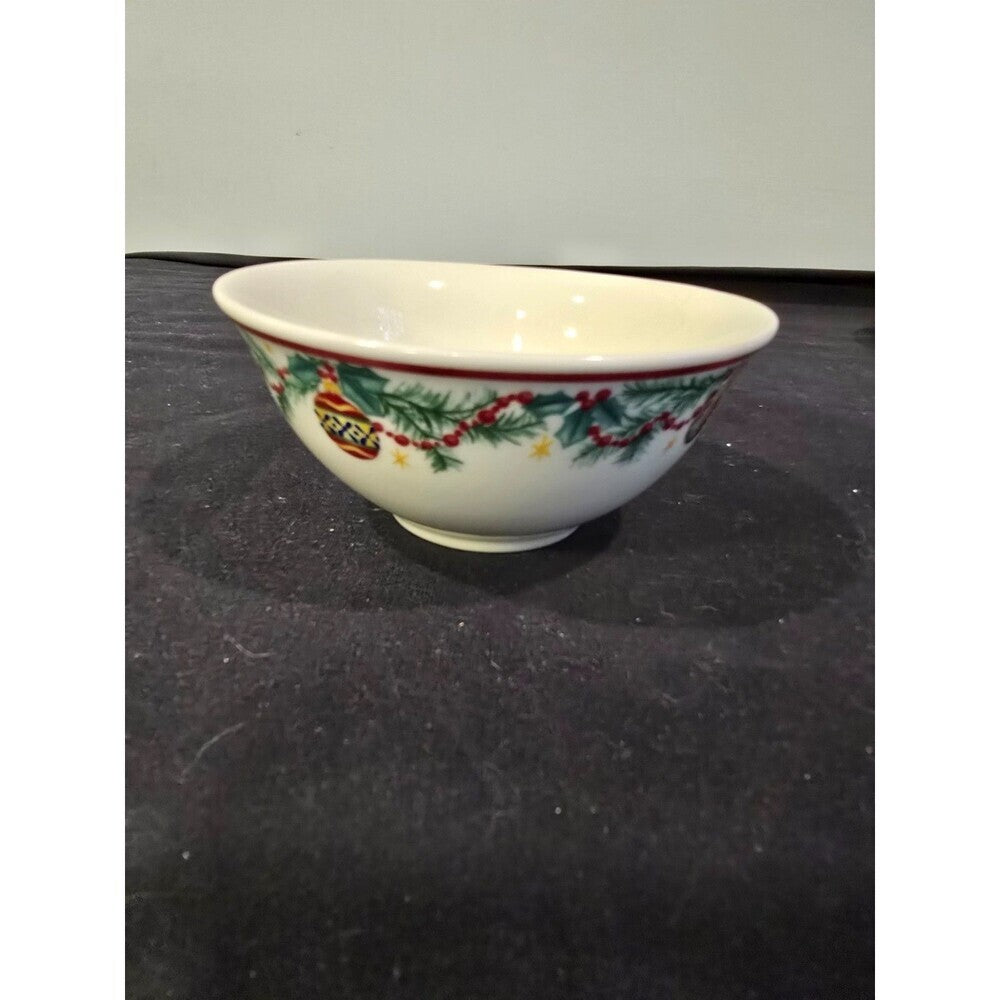 Pfaltzgraff Holiday Garland Christmas Cereal / Soup Bowl – 6" Holly &Ornaments